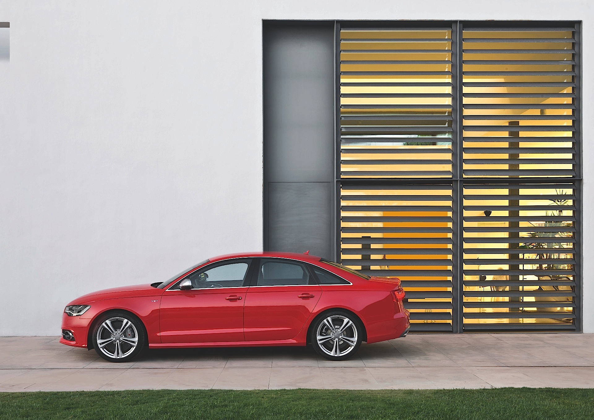 Audi S6 photo 10