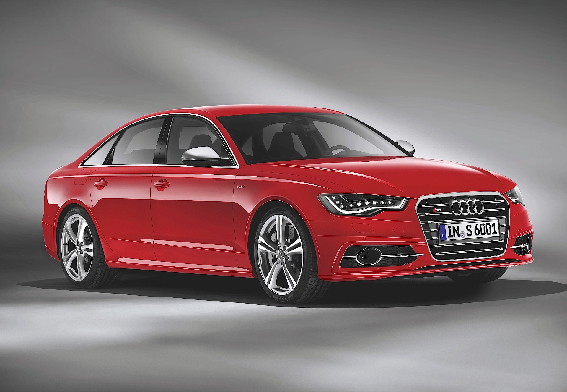 Audi S6 photo 13