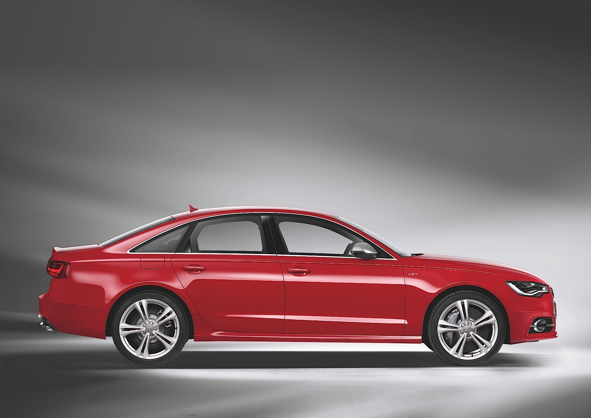 Audi S6 photo 14
