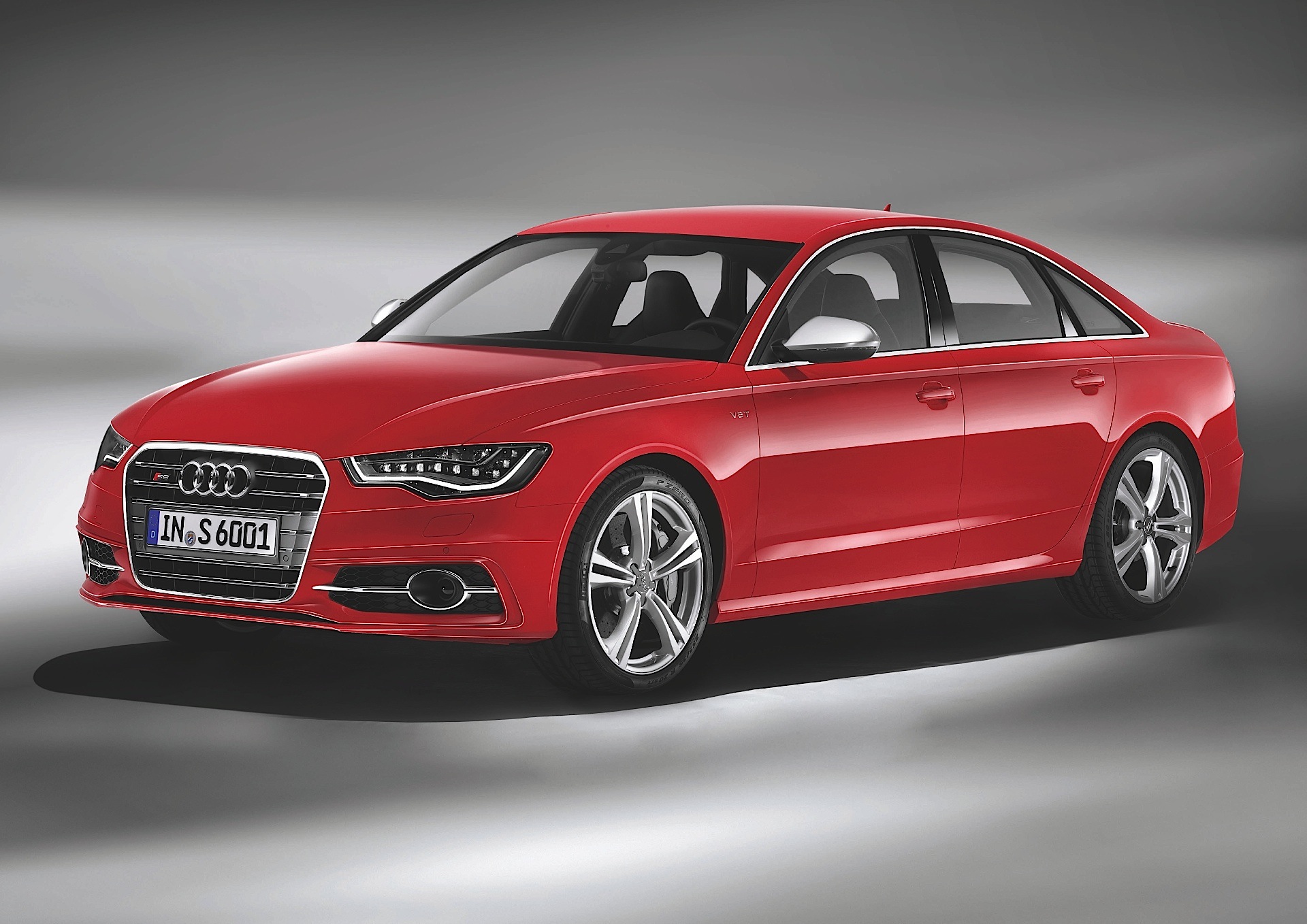 Audi S6 photo 16