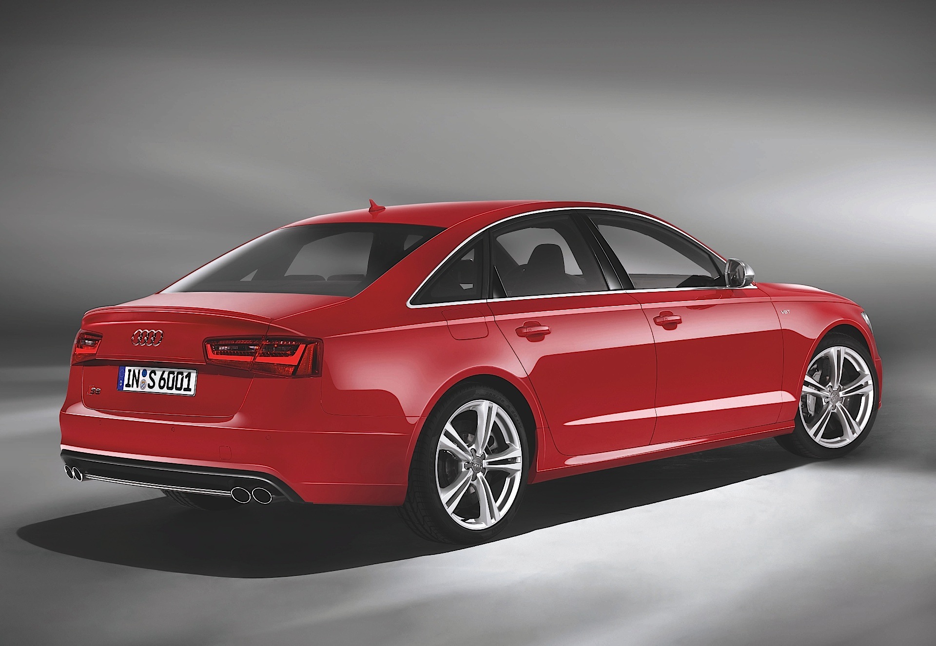 Audi S6 photo 17