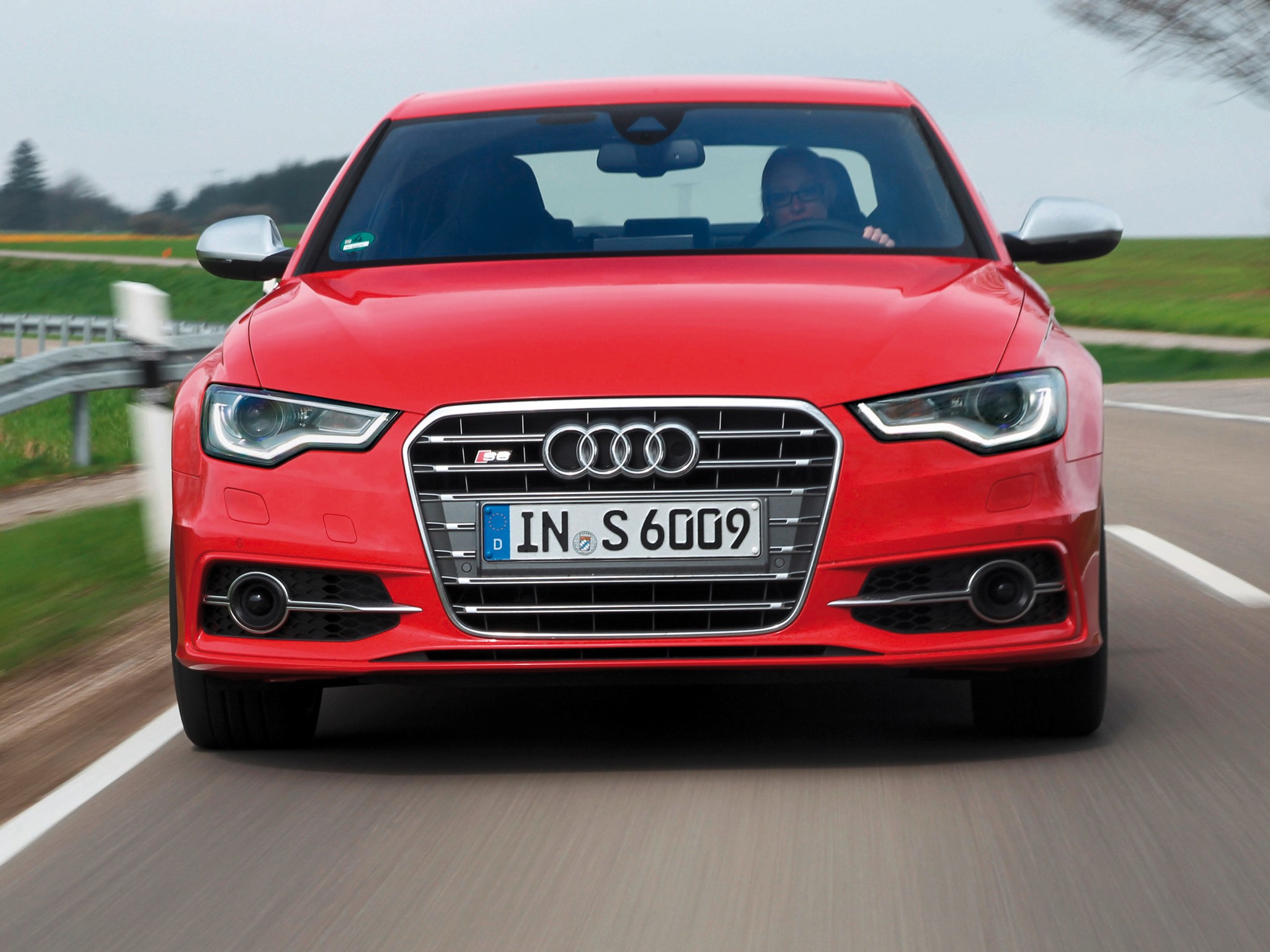 Audi S6 photo 31