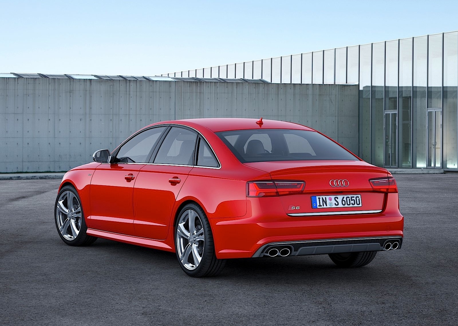Audi S6 photo 7