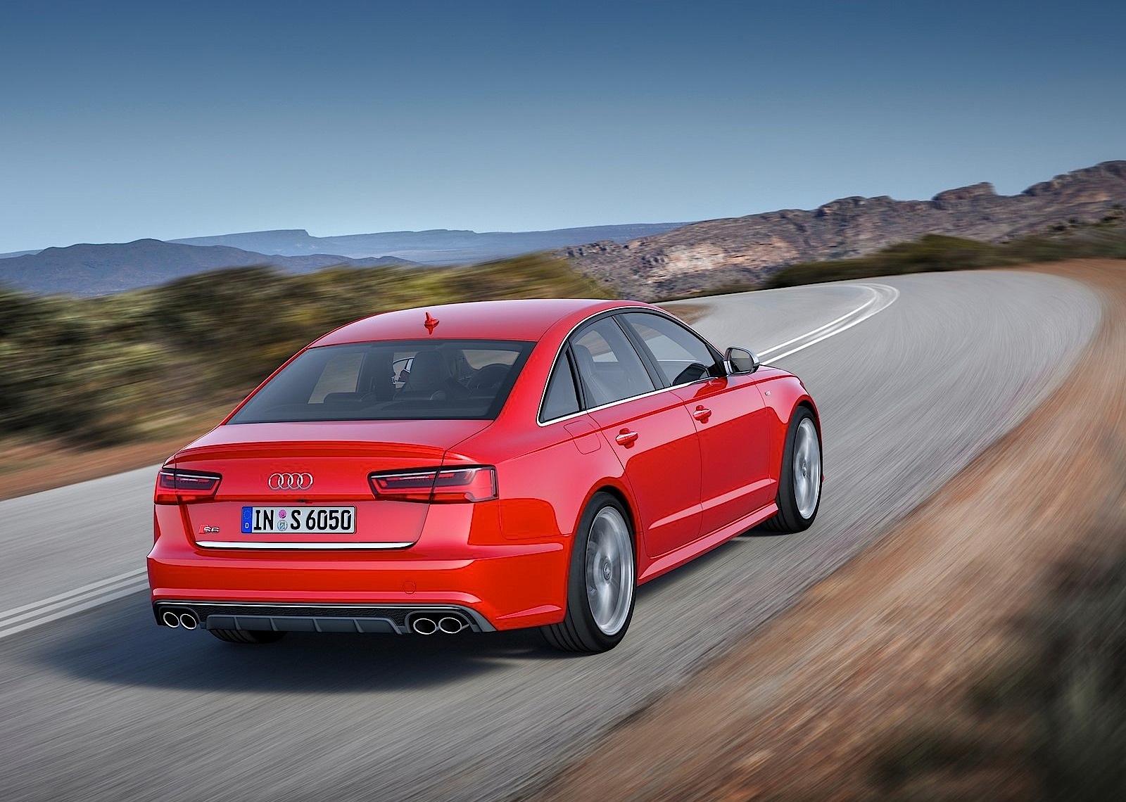 Audi S6 photo 10
