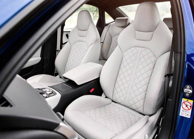 Audi S6 photo 35