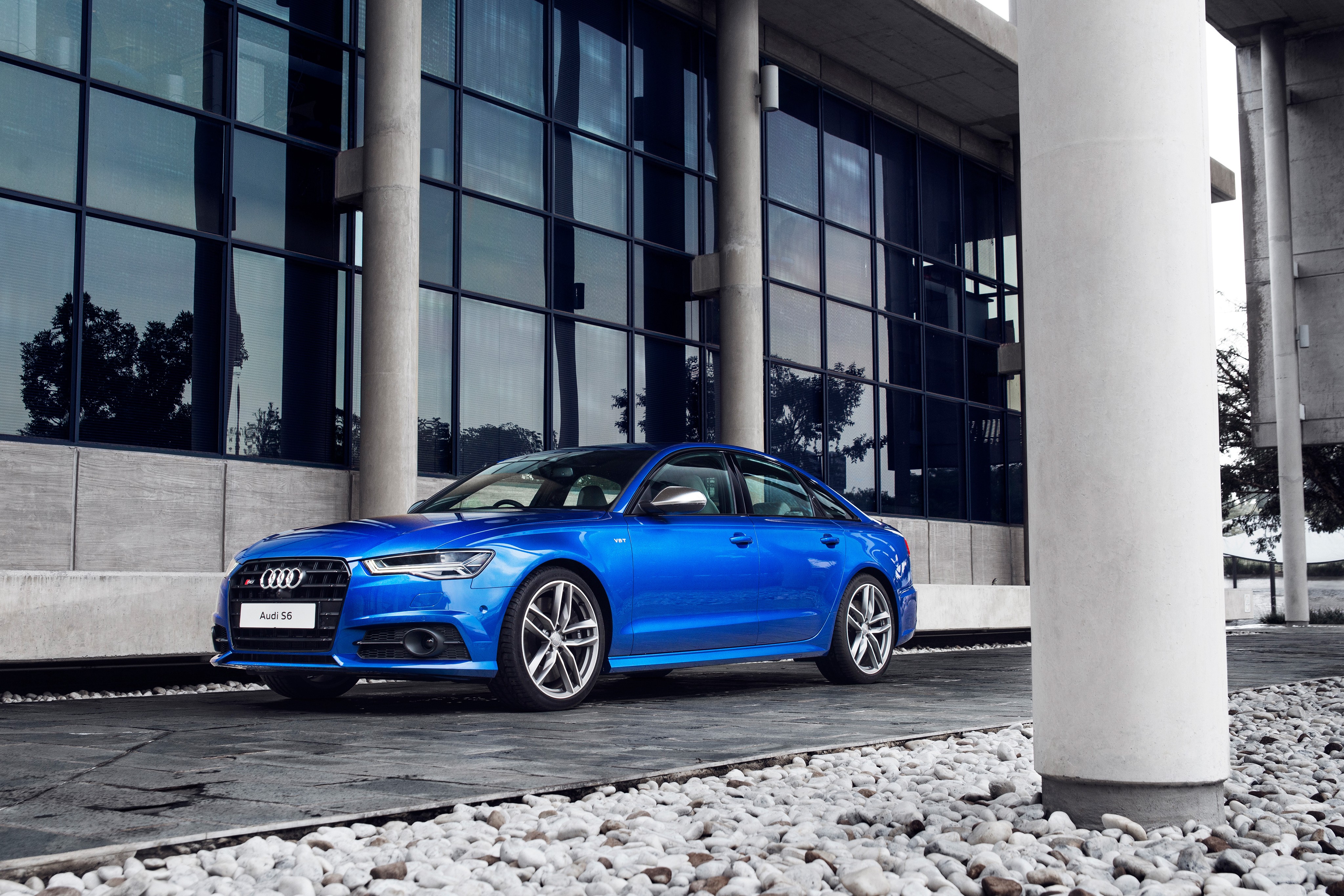 Audi S6 photo 21