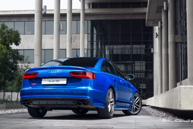 Audi S6 photo 22