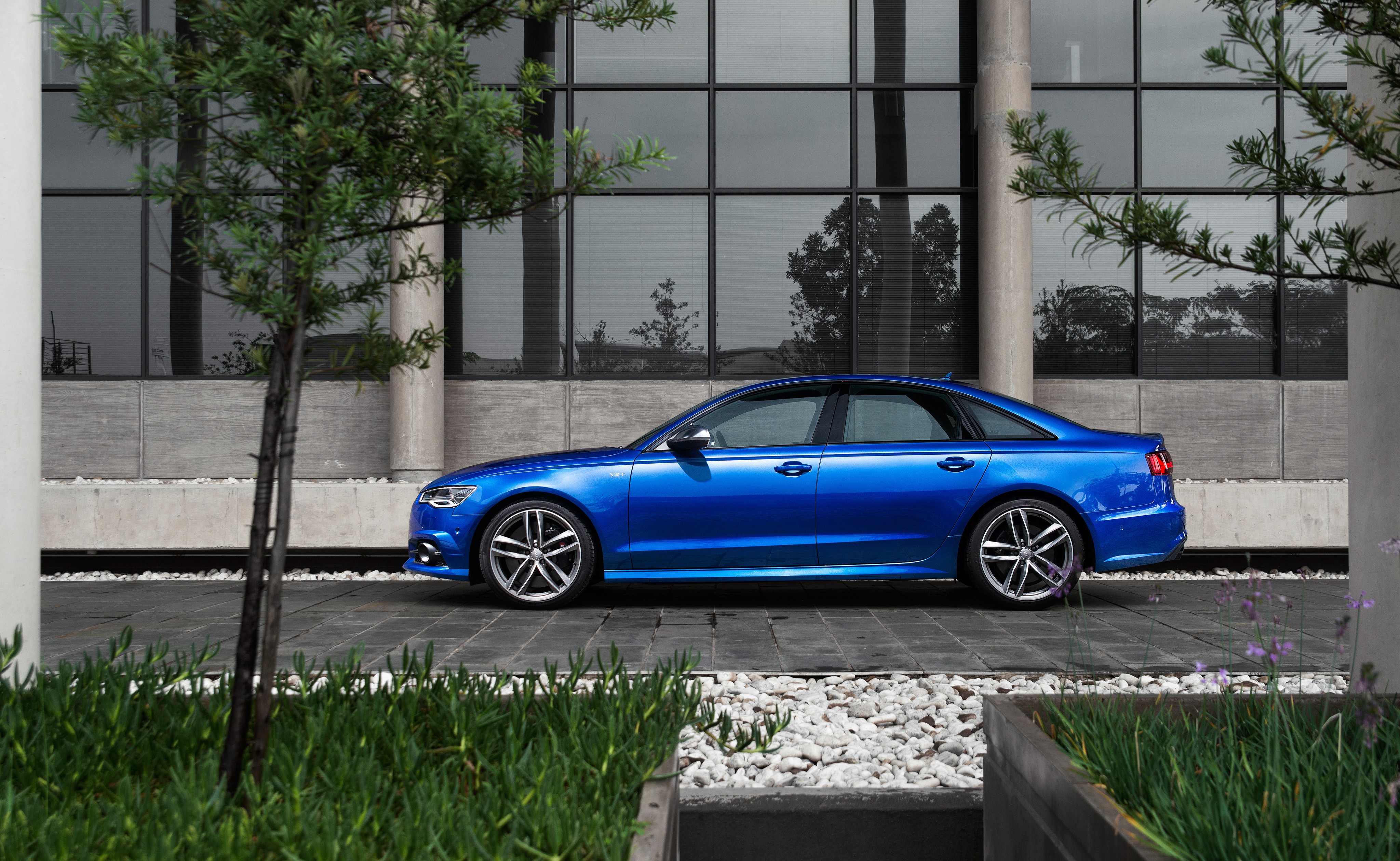 Audi S6 photo 23