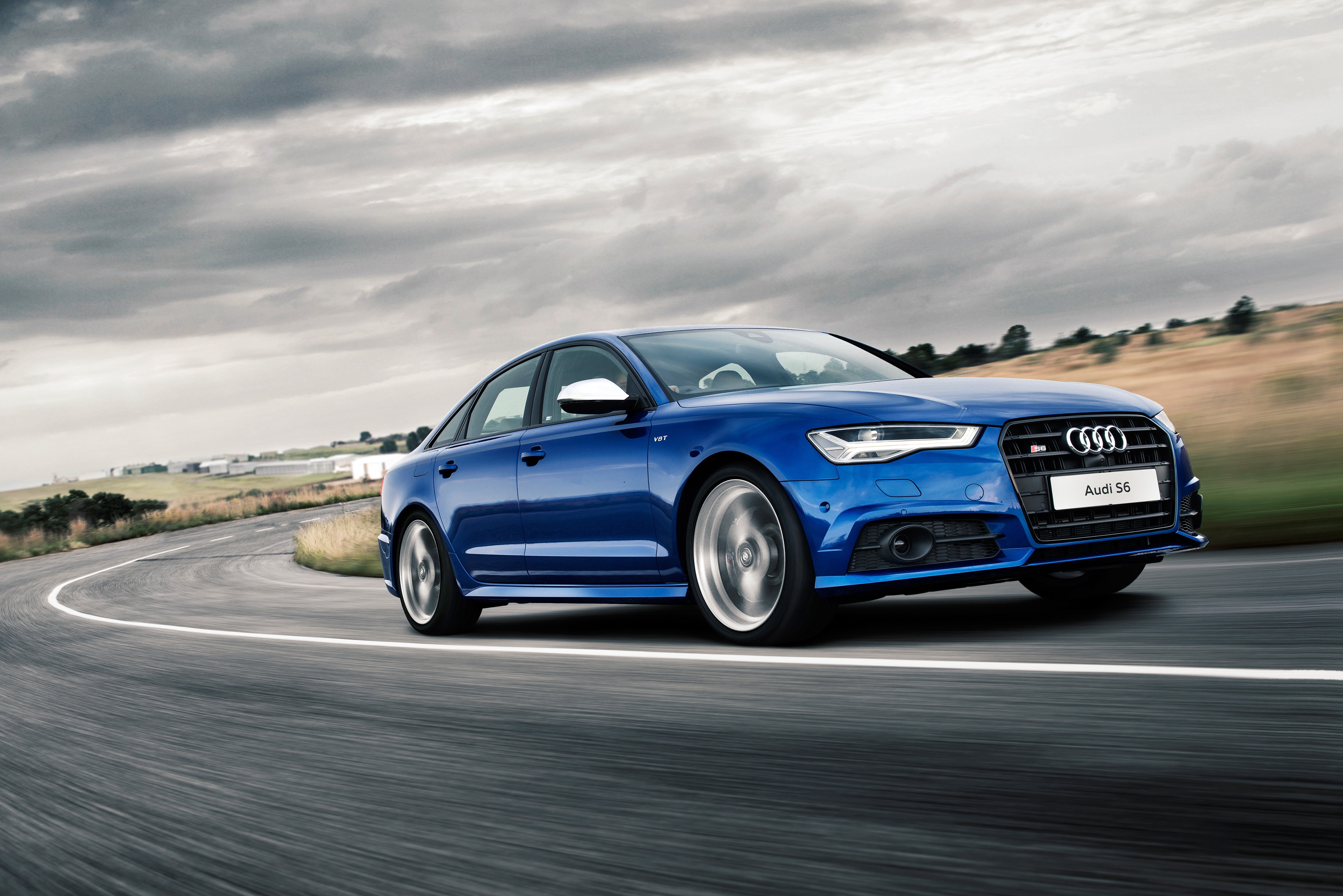 Audi S6 photo 25