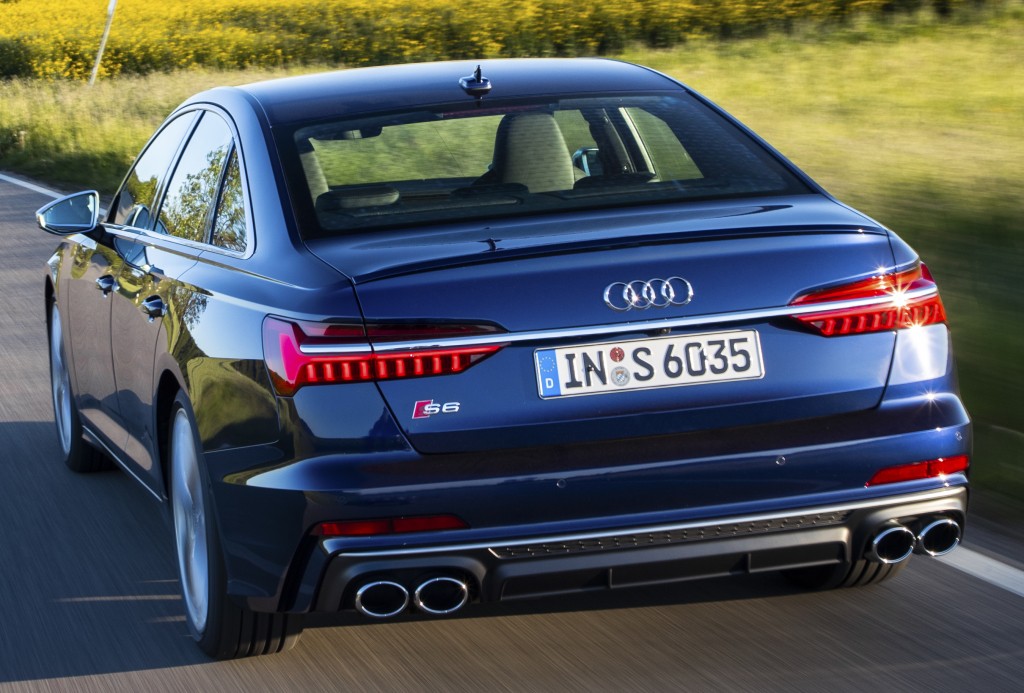 Audi S6 photo 17