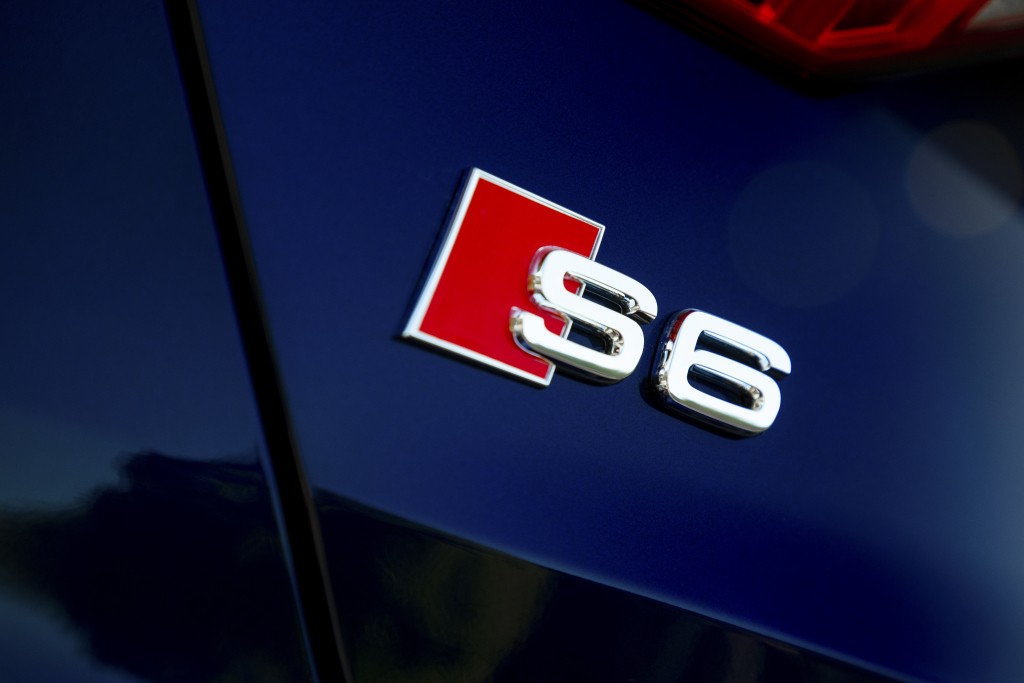 Audi S6 photo 18