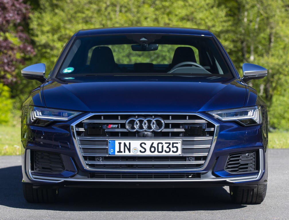 Audi S6 photo 21