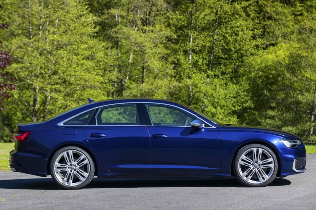 Audi S6 photo 25