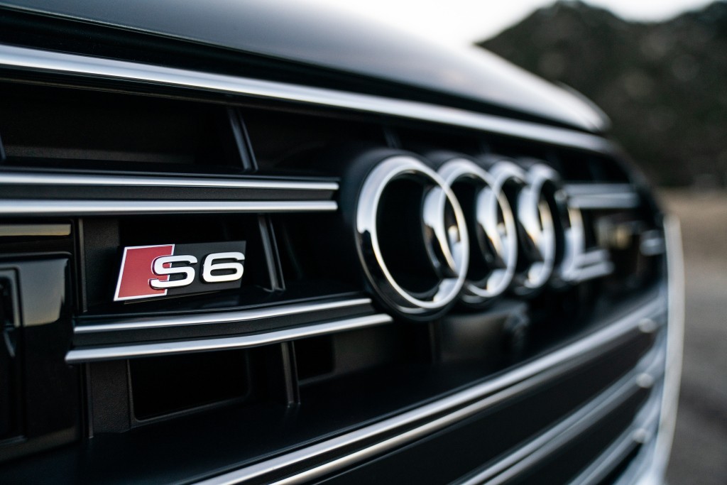 Audi S6 photo 27