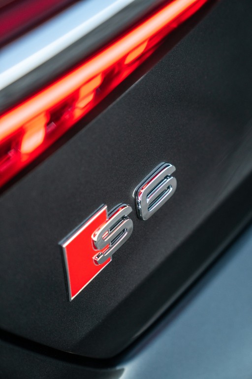 Audi S6 photo 30