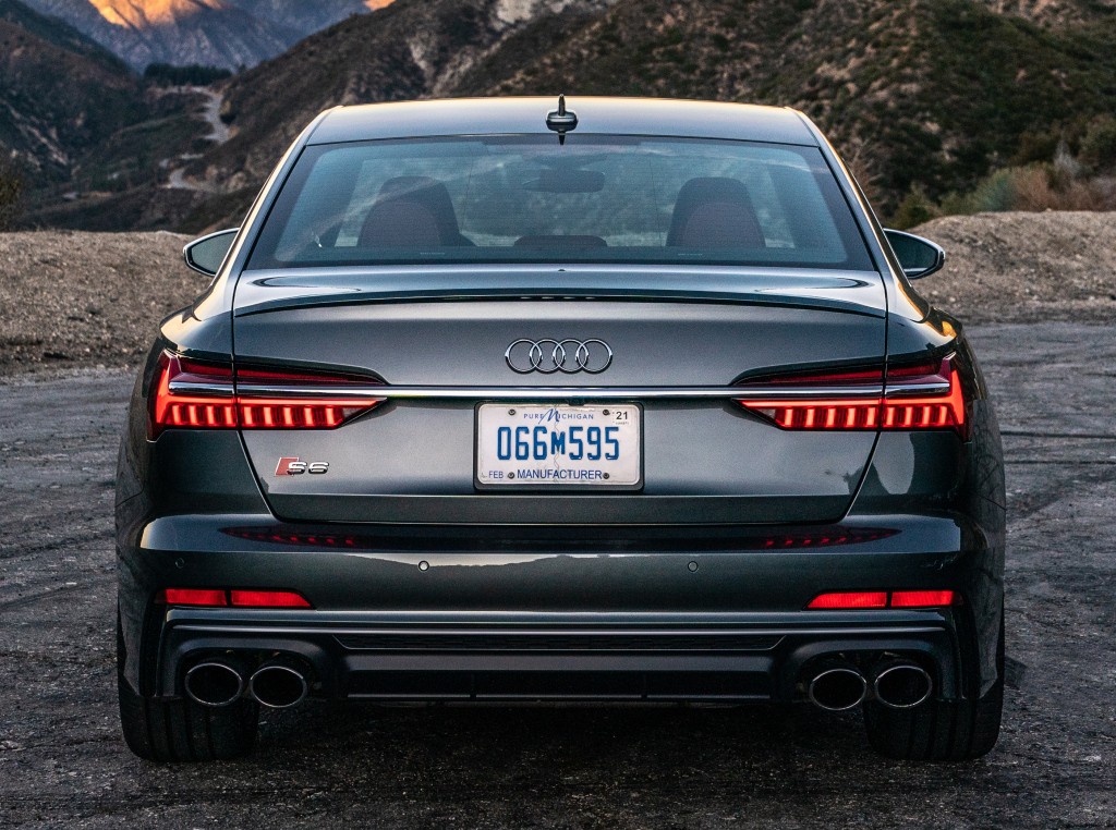Audi S6 photo 31