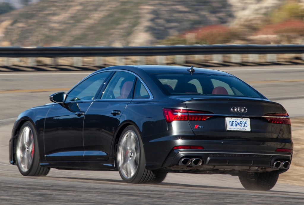 Audi S6 photo 32
