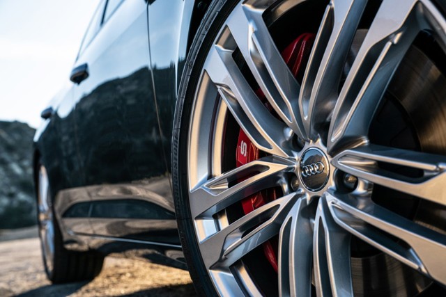 Audi S6 photo 35