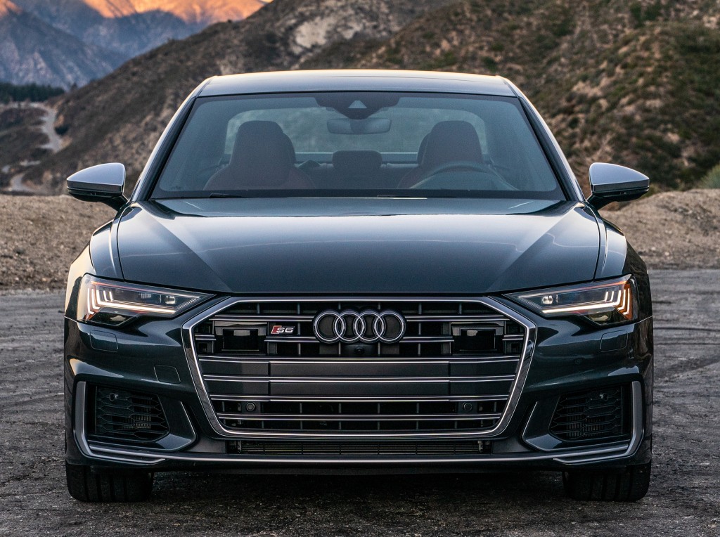 Audi S6 photo 36