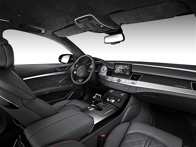 Audi S8 Plus photo 29