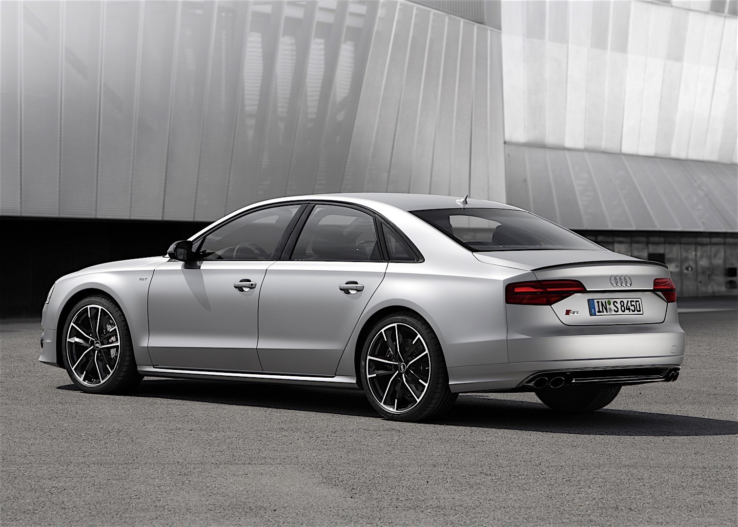 Audi S8 Plus photo 4