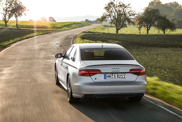 Audi S8 Plus photo 5