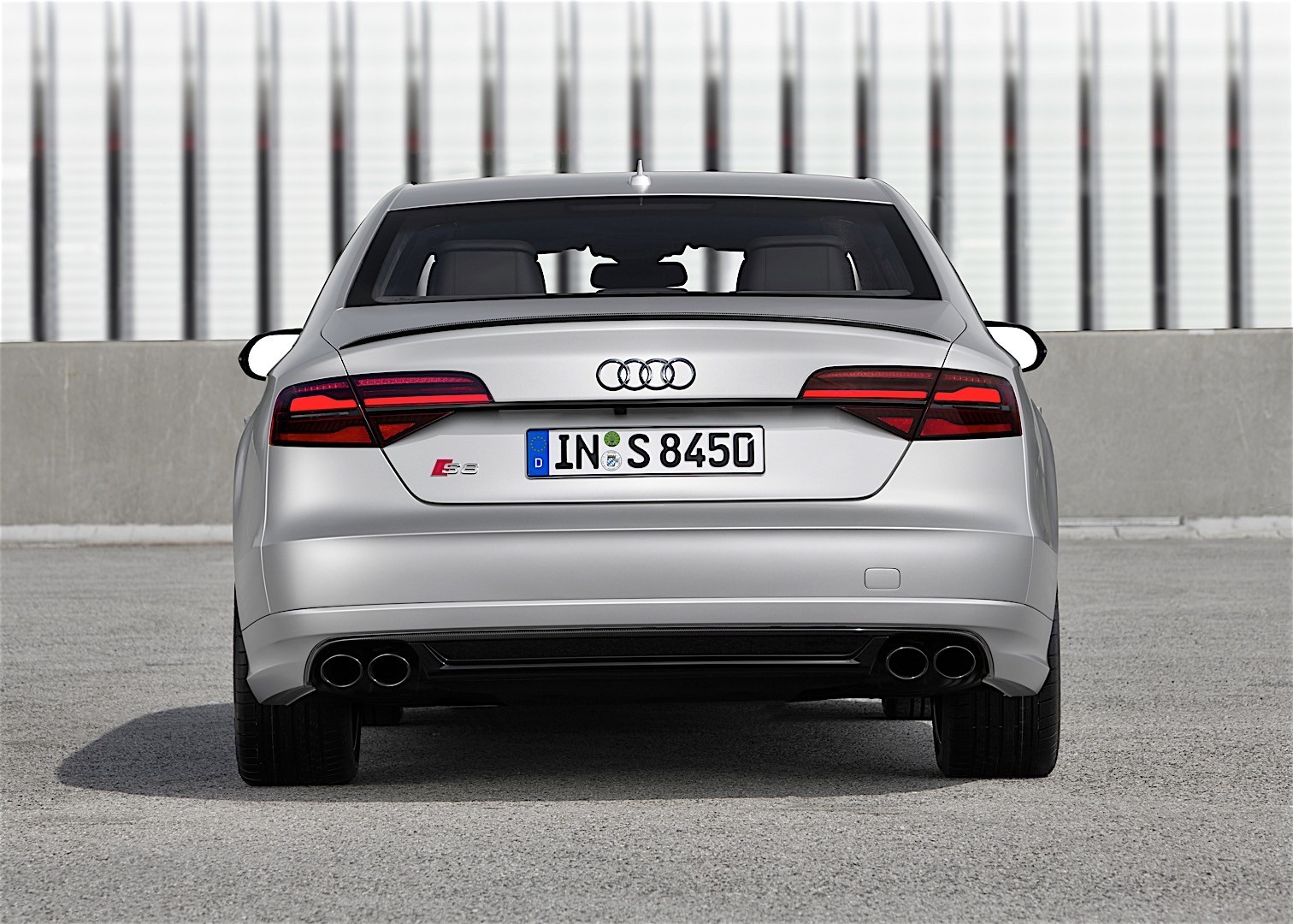 Audi S8 Plus photo 9