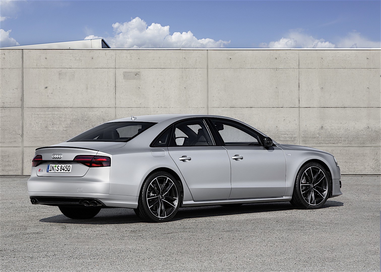 Audi S8 Plus photo 10