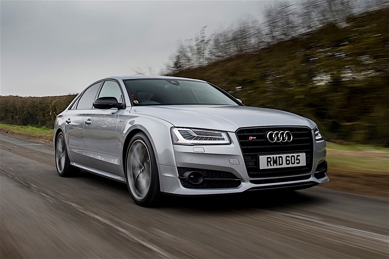 Audi S8 Plus photo 14