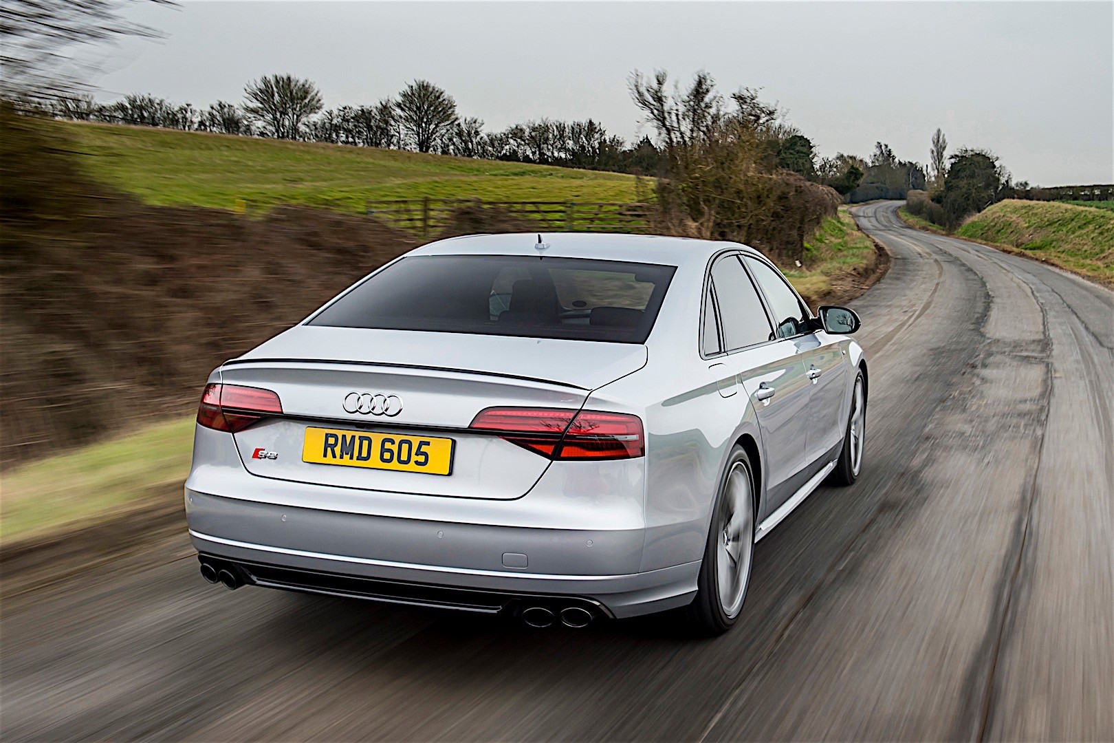 Audi S8 Plus photo 15