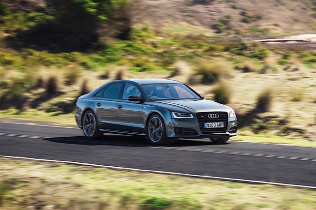 Audi S8 Plus photo 18