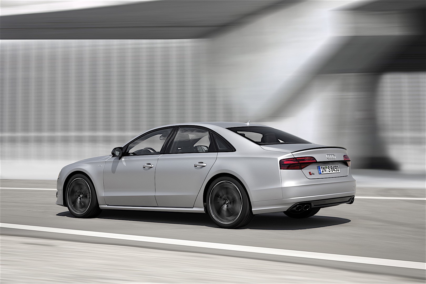 Audi S8 Plus photo 22