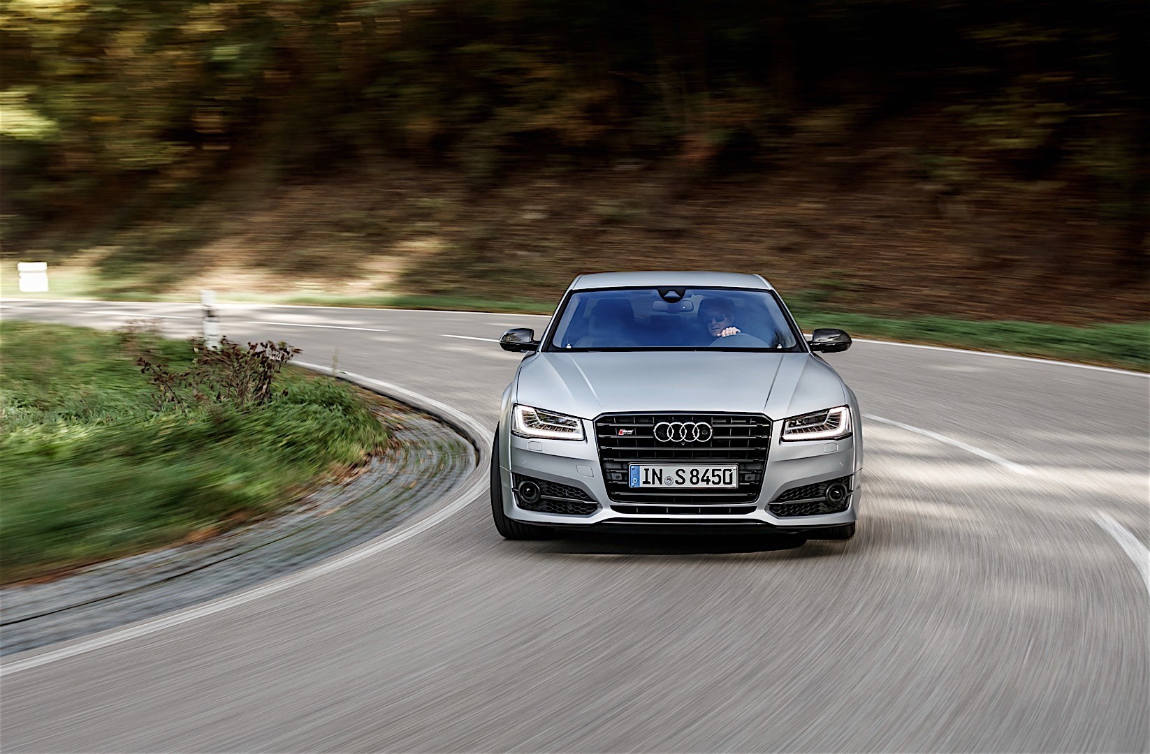 Audi S8 Plus photo 25