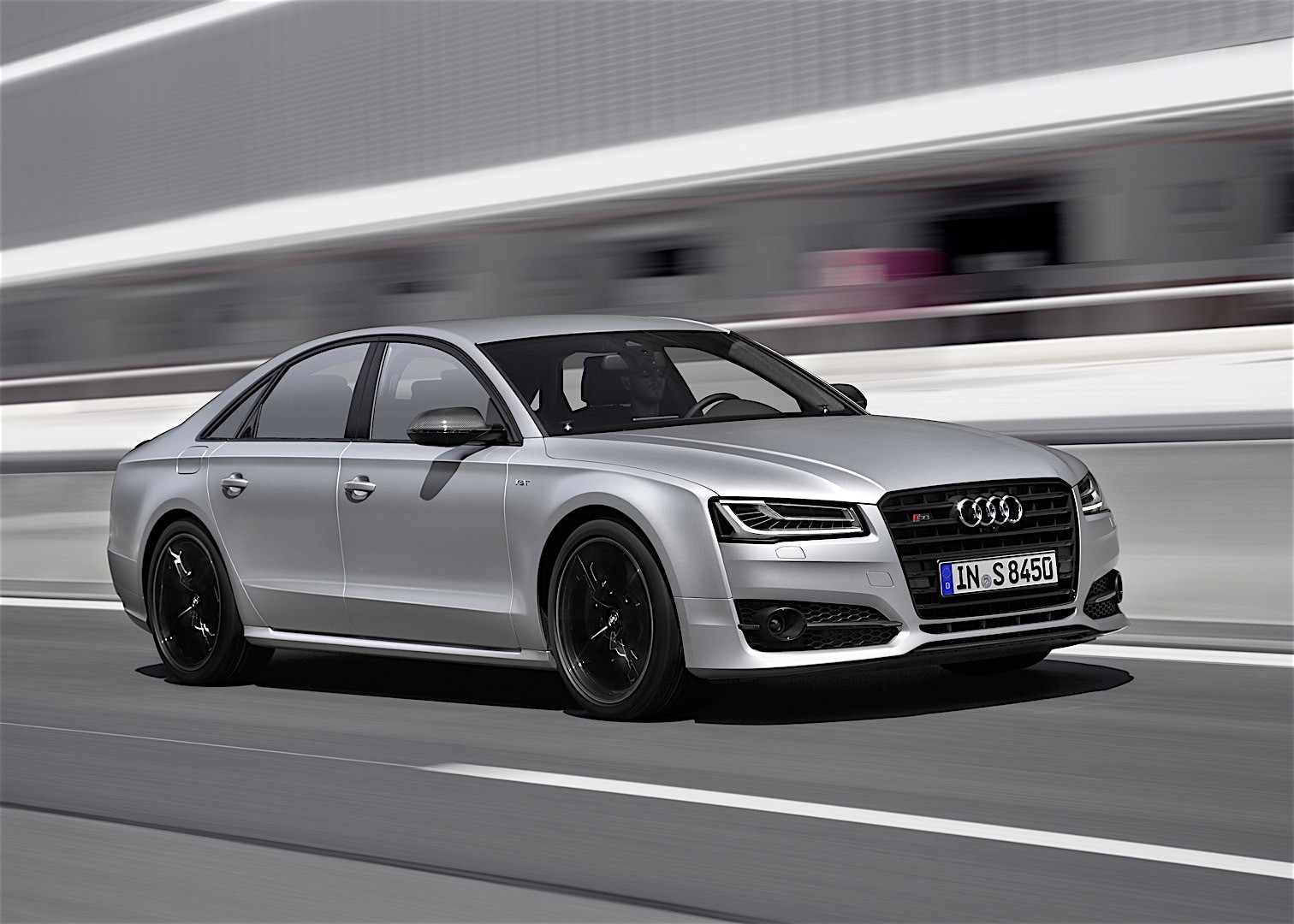 Audi S8 Plus photo 27