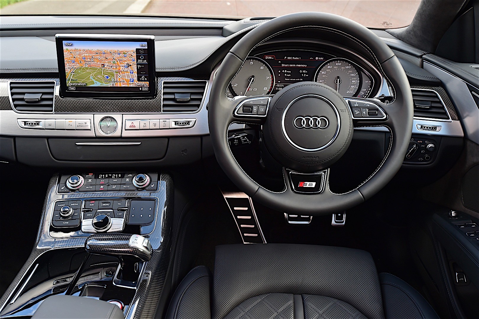 Audi S8 Plus photo 34