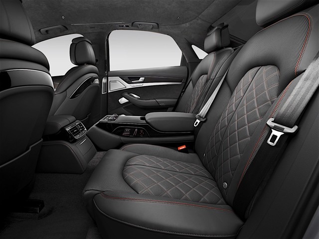 Audi S8 Plus photo 35
