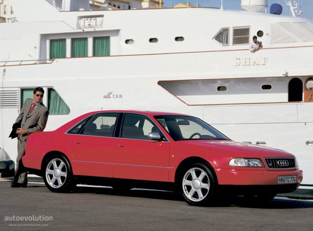 AUDI S8
