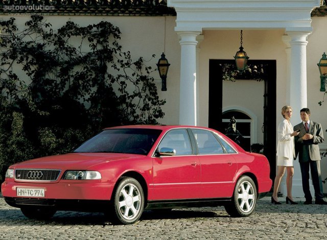 Audi S8 photo 2