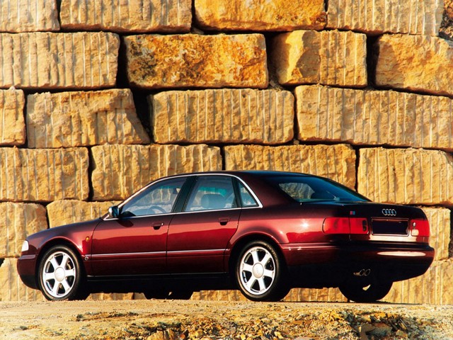 Audi S8 photo 9