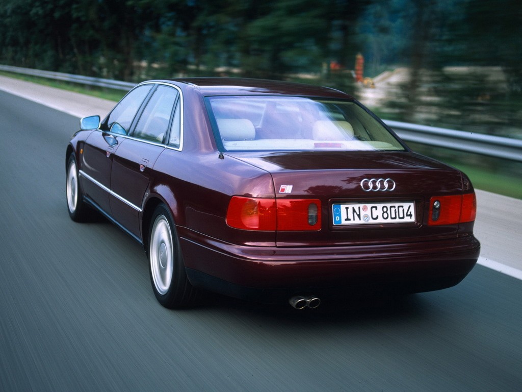 Audi S8 photo 11