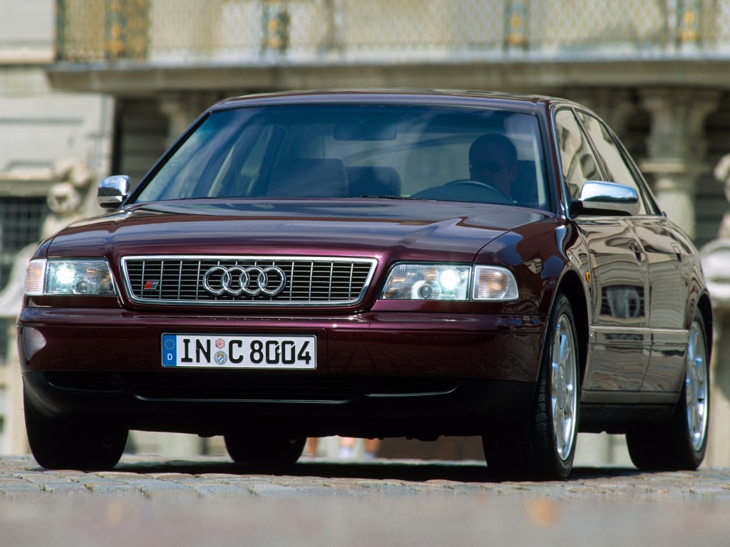 Audi S8 photo 6