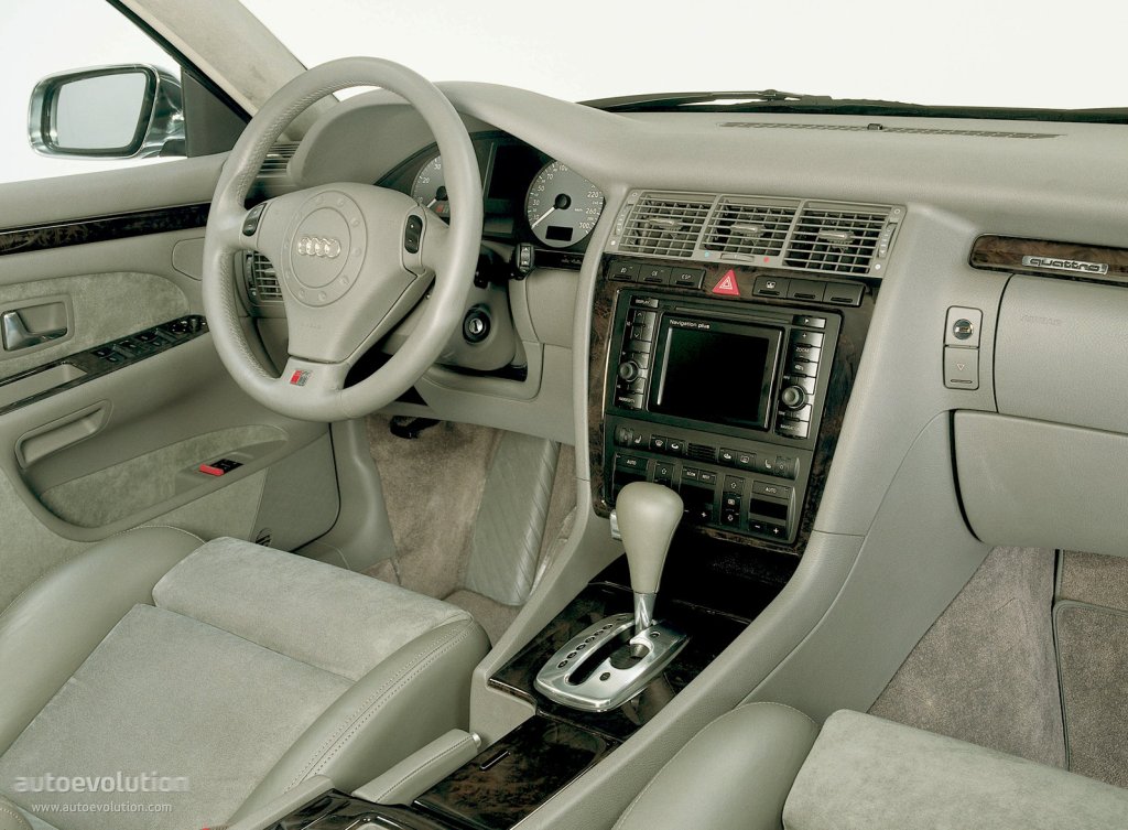 Audi S8 photo 11