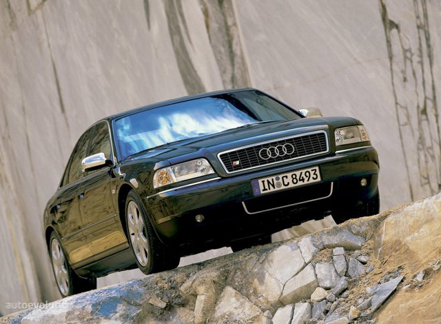 Audi S8 photo 4