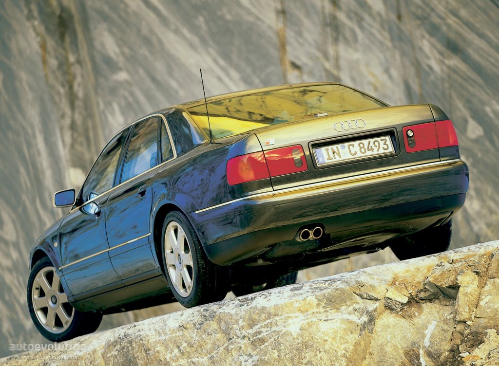 Audi S8 photo 5