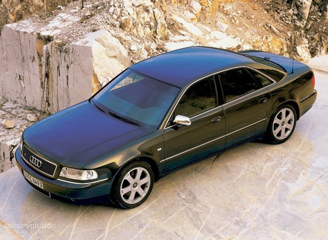 Audi S8 photo 6