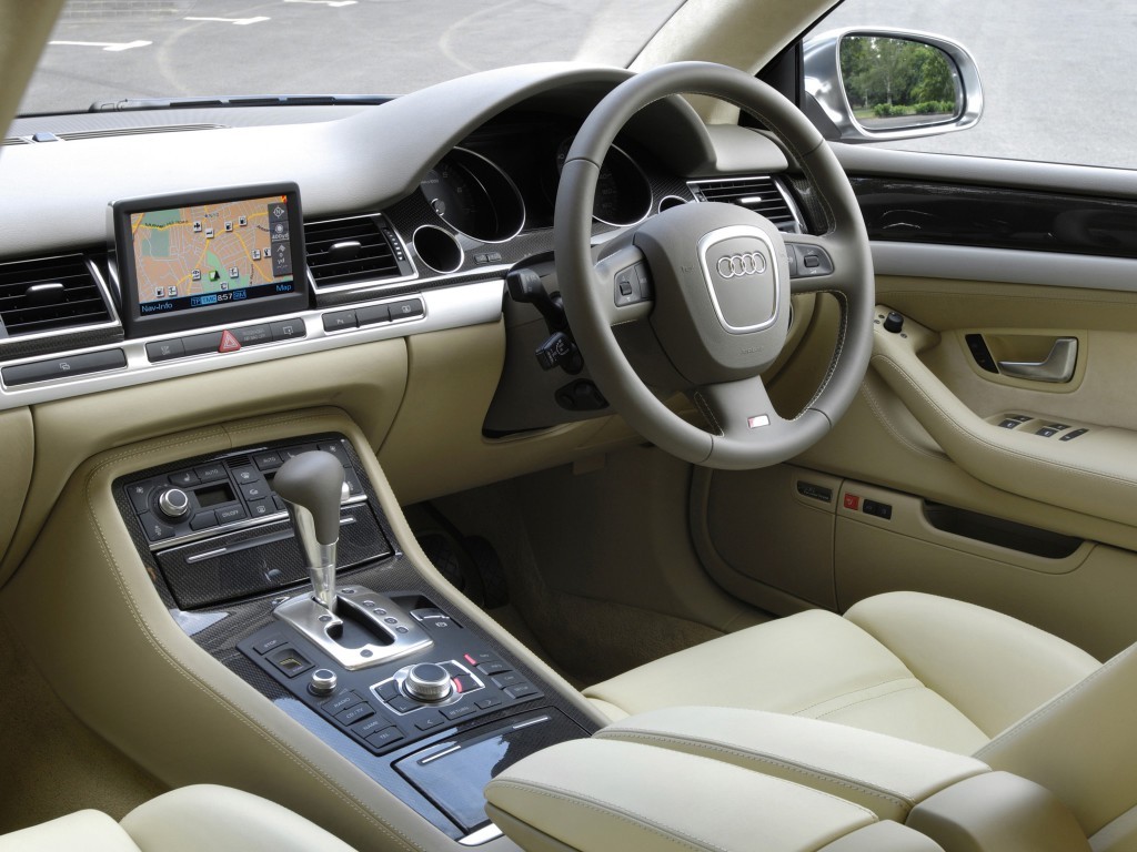 Audi S8 photo 26