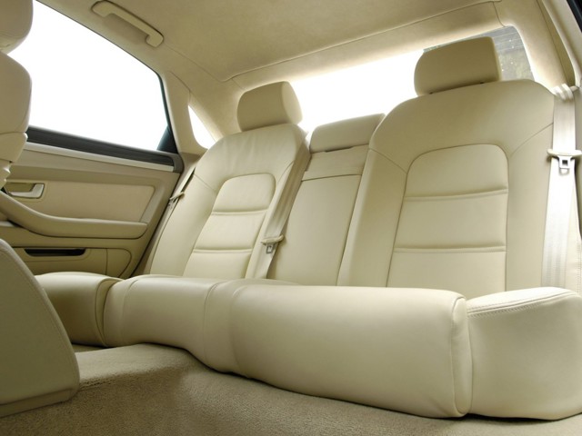 Audi S8 photo 27
