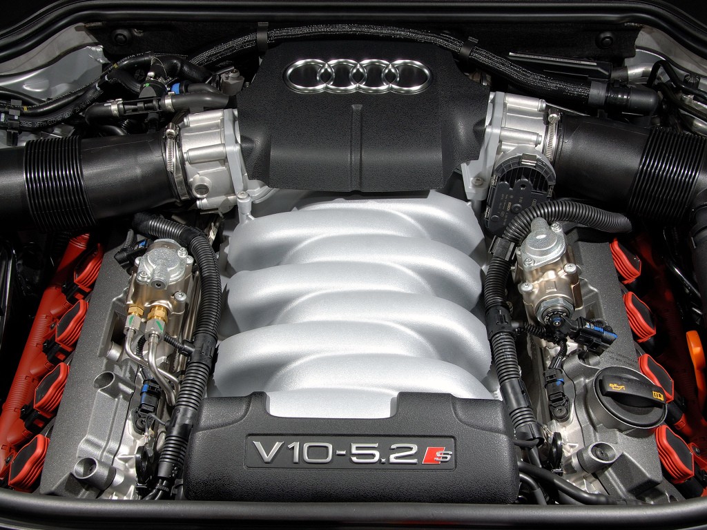 Audi S8 photo 28