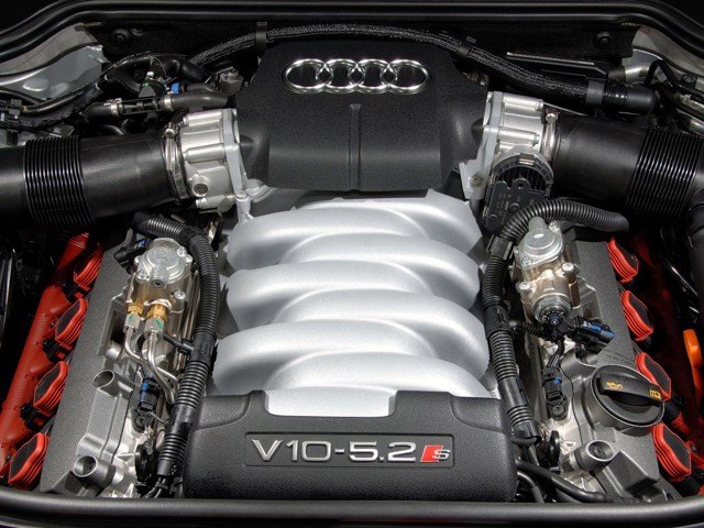 Audi S8 photo 28