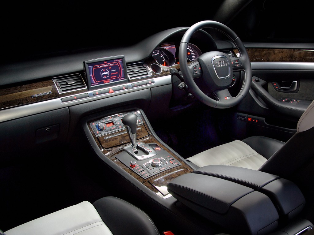 Audi S8 photo 29